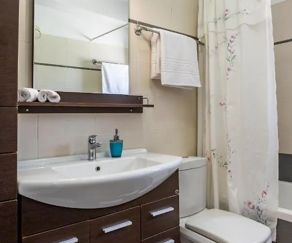 فيلة Karpathos View *